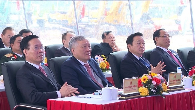 Chủ tịch nước Võ Văn Thưởng cùng lãnh đạo Trung ương về Quảng Ngãi dự buổi lễ.