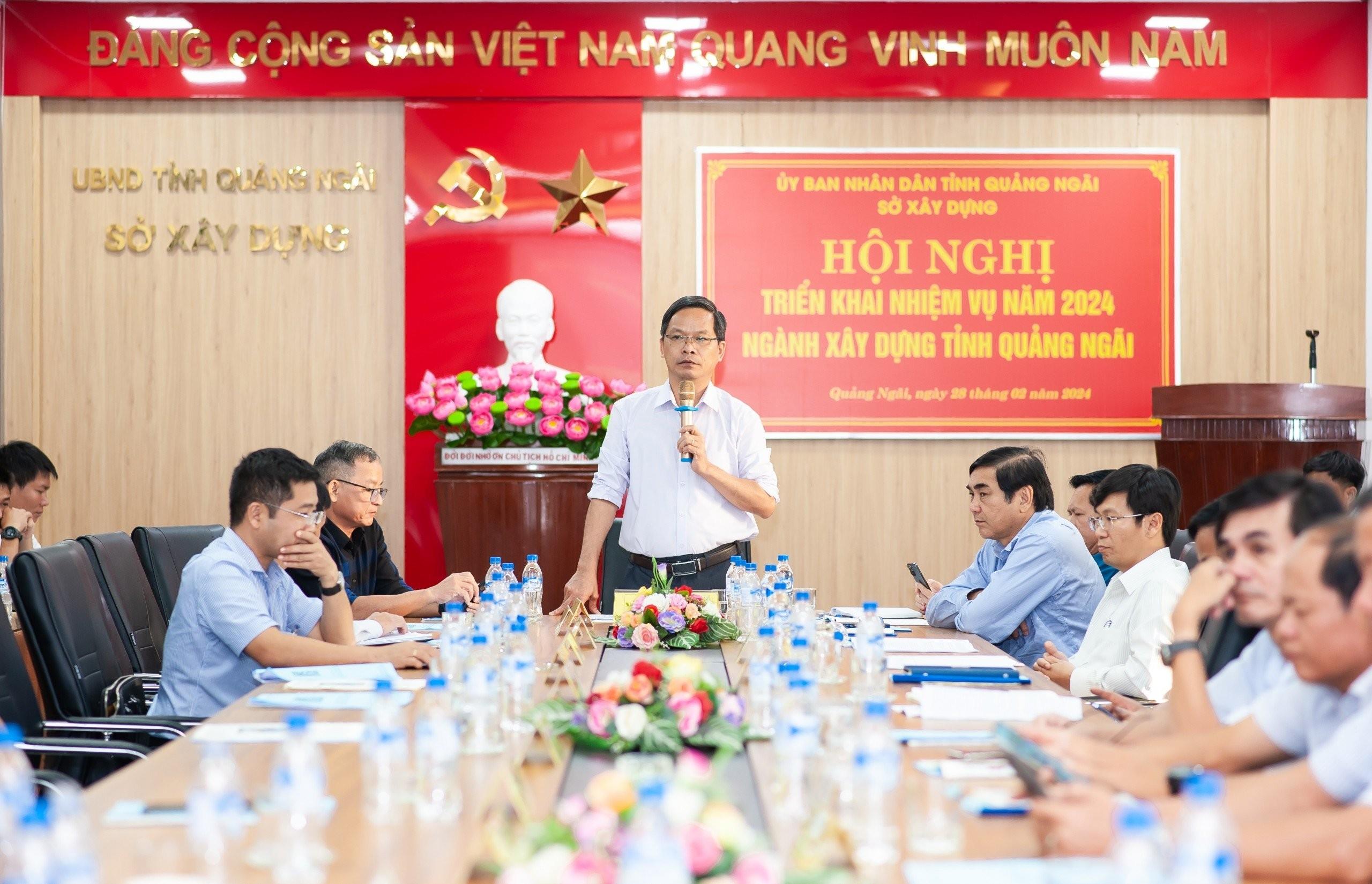 Đ/c Trần Văn mẫn, TUV, Giám đốc Sở Xây dựng phát biểu kết luận Hội nghị