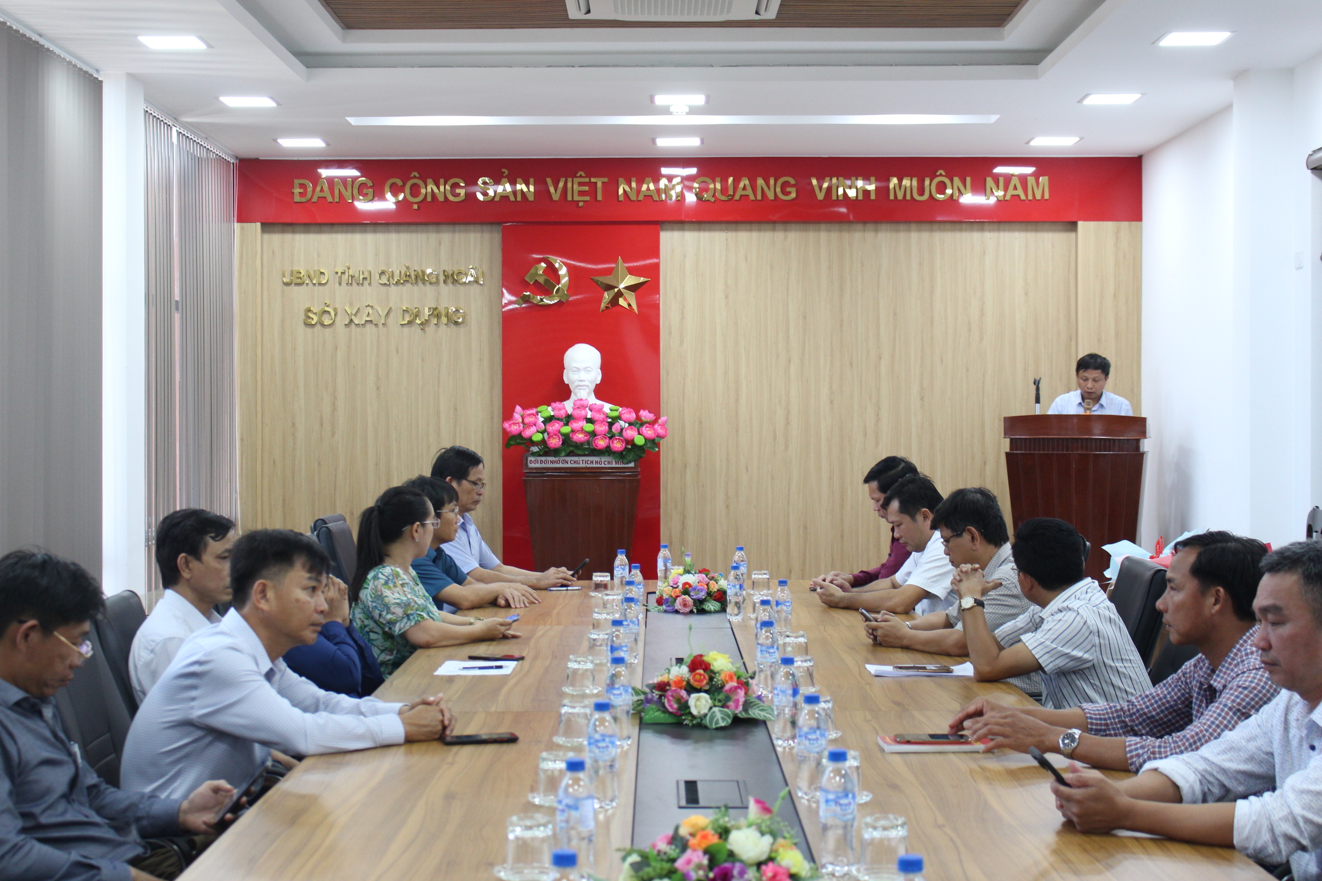 Đ/c Phạm Quang Thuận, Chánh Văn phòng Sở công bố các Quyết định