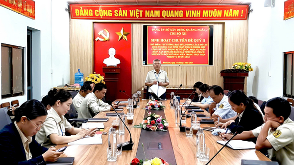 Chi bộ 12: Tổ chức sinh hoạt chuyên đề Quý II/2025 theo chủ điểm “Tư tưởng, đạo đức, phong cách Hồ Chí Minh về nâng cao tinh thần trách nhiệm, hết lòng, hết sức phụng sự Tổ quốc, phục vụ Nhân dân”. Vận dụng để đánh giá tinh thần trách nhiệm của đội ngũ đảng viên, viên chức, lao động trong thực hiện nhiệm vụ được giao