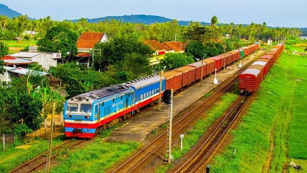 SỞ XÂY DỰNG TRIỂN KHAI CÁC VĂN BẢN QUY PHẠM PHÁP LUẬT MỚI BAN HÀNH VỀ LĨNH VỰC ĐƯỜNG SẮT TRÊN ĐỊA BÀN TỈNH