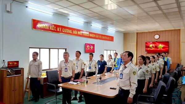 Chi bộ 15: Tổ chức Lễ kết nạp đảng viên mới