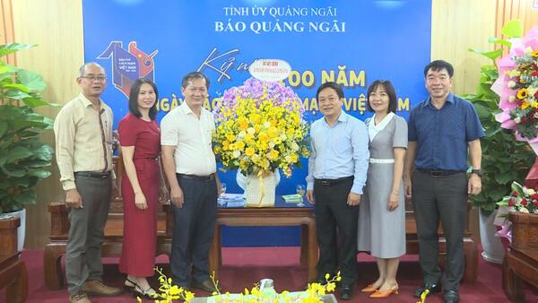 LÃNH ĐẠO SỞ XÂY DỰNG THĂM, CHÚC MỪNG CÁC CƠ QUAN BÁO CHÍ NHÂN KỈ NIỆM 100 NĂM NGÀY BÁO CHÍ CÁCH MẠNG VIỆT NAM