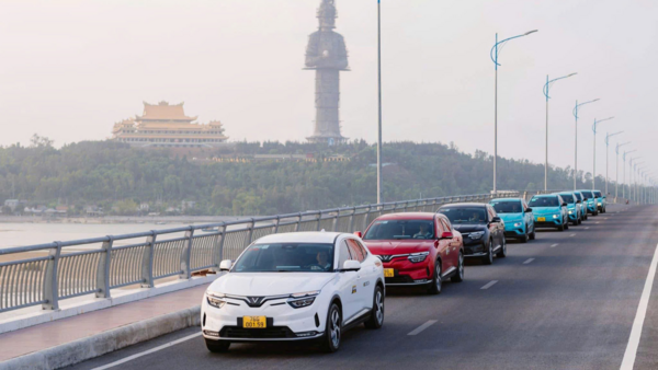 SỞ XÂY DỰNG TĂNG CƯỜNG QUẢN LÝ HOẠT ĐỘNG VẬN TẢI HÀNH KHÁCH BẰNG XE TAXI, XE HỢP ĐỒNG NHẰM NGĂN CHẶN CÁC HÀNH VI VI PHẠM, BẢO VỆ QUYỀN LỢI NGƯỜI DÂN VÀ NÂNG CAO CHẤT LƯỢNG DỊCH VỤ VẬN TẢI