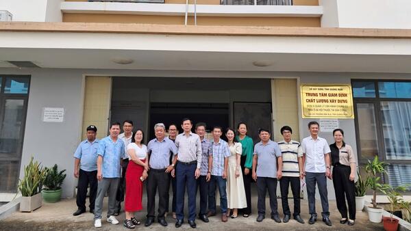 Lãnh đạo Sở Xây dựng làm việc, nắm bắt tình hình quản lý, vận hành nhà ở cũ, nhà công vụ, chung cư nhà ở xã hội thuộc tài sản công và các dự án khu dân cư, khu đô thị trên địa bàn tỉnh Kon Tum (cũ)