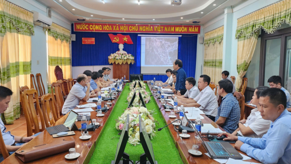 LÀM VIỆC VỚI UBND CÁC XÃ KHU VỰC BIÊN GIỚI ĐỂ KIỂM TRA, HƯỚNG DẪN CÁC NỘI DUNG LIÊN QUAN ĐẾN VIỆC ĐỀ XUẤT CÁC VỊ TRÍ CÁC VỊ TRÍ XÂY DỰNG TRƯỜNG PHỔ THÔNG NỘI TRÚ LIÊN CẤP TIỂU HỌC - TRUNG HỌC