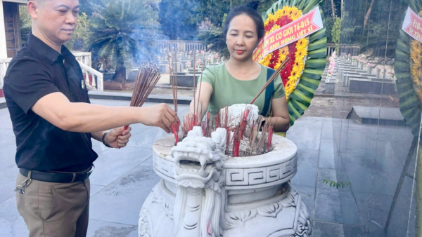 Trung tâm Đăng kiểm xe cơ giới 76-01S tổ chức dâng hương tưởng niệm tại Nghĩa trang Liệt sĩ xã Thọ Phong và viếng nhà Mẹ Việt Nam anh hùng nhân kỷ niệm 79 năm Ngày Thương binh Liệt sĩ (27/7/1947 - 27/7/2026)