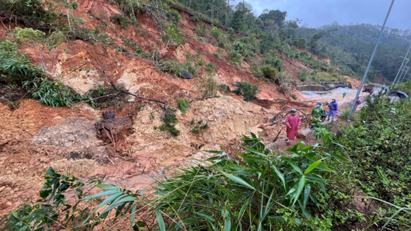 NỖ LỰC THÔNG XE TUYẾN QUỐC LỘ 24