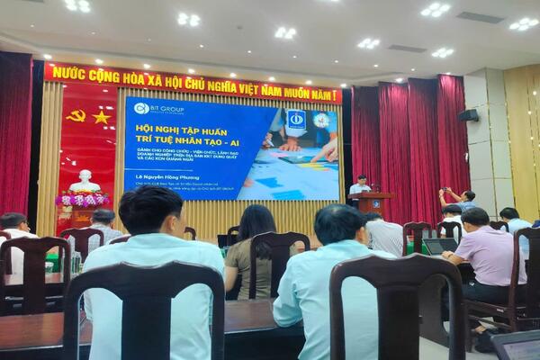 Tập huấn ứng dụng AI cho công chức, viên chức, doanh nghiệp