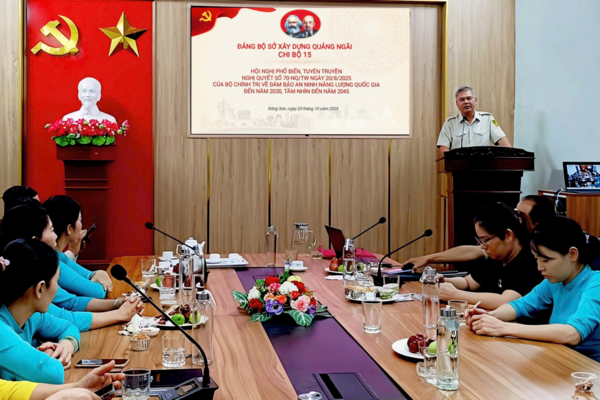 Hội nghị quán triệt các văn bản mới của Trung ương về an ninh năng lượng và chuyển đổi số