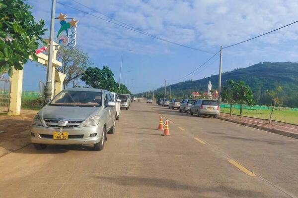 Trung tâm Đăng kiểm xe cơ giới 76-01S tổ chức kiểm định  ngoài dây chuyền tại đặc khu Lý Sơn