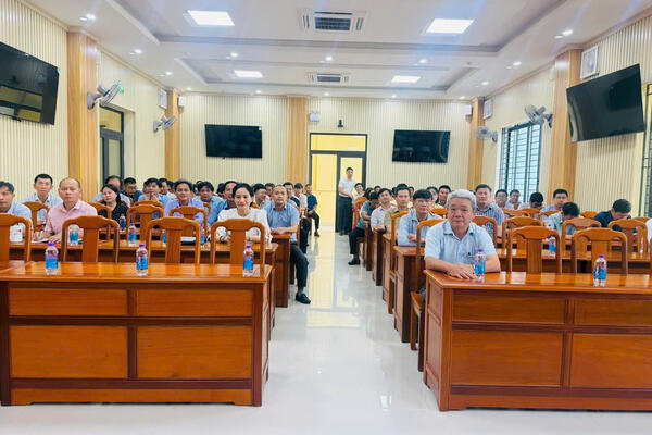 Đảng bộ Sở Xây dựng tham gia học tập, quán triệt các nội dung Nghị quyết Hội nghị lần thứ ba, Ban Chấp hành Trung ương Đảng khóa XIV